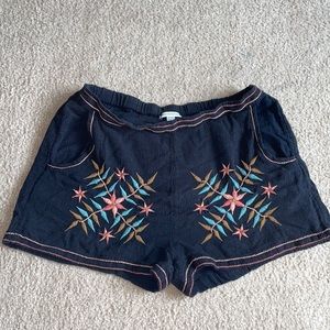 Black and Floral American Eagle Flowy Shorts (Size M)
